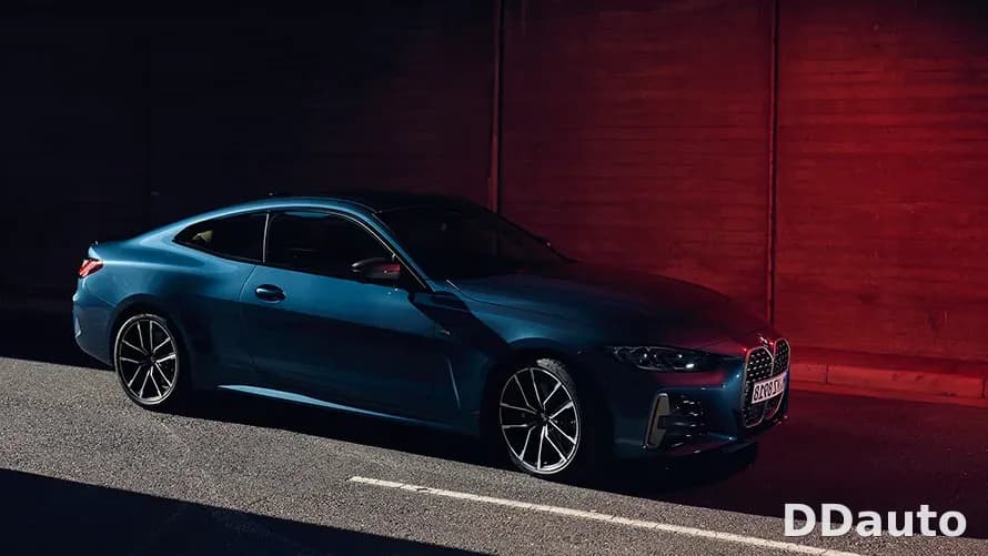 BMW M4 COMPETITION