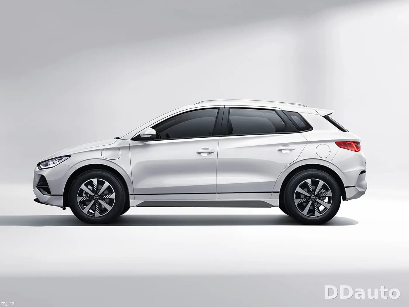 BYD E2