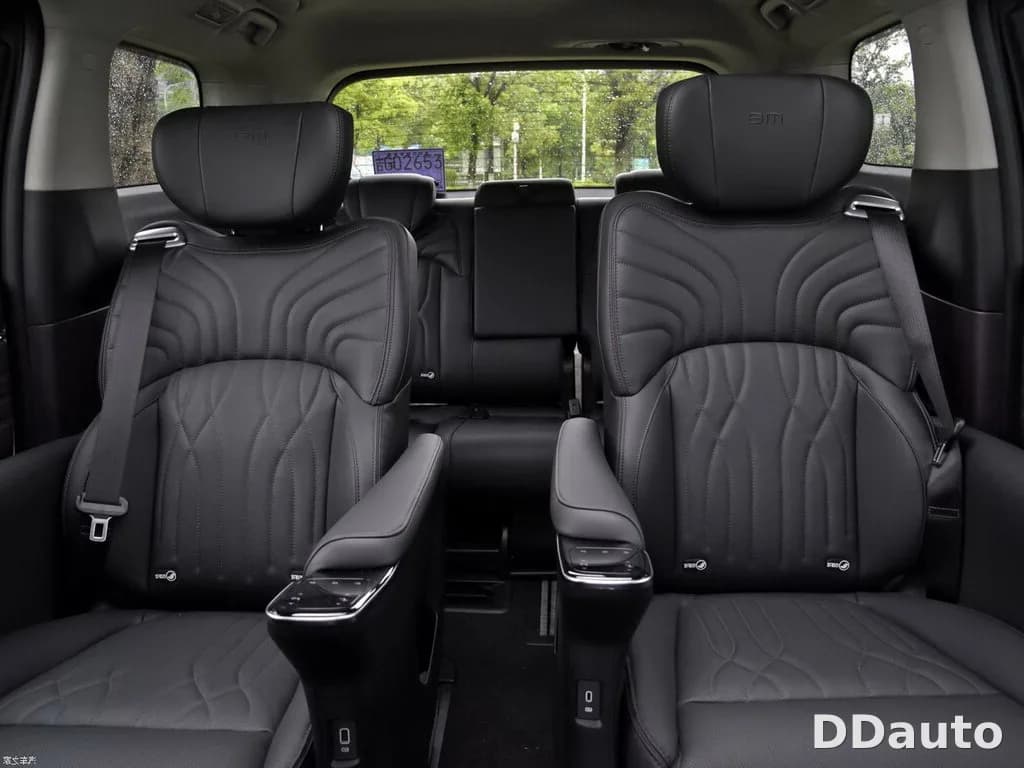GAC M8 7 SEAT GYBRID