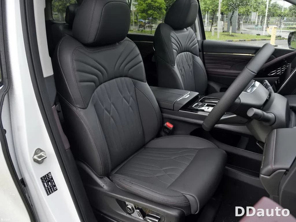 GAC M8 7 SEAT GYBRID