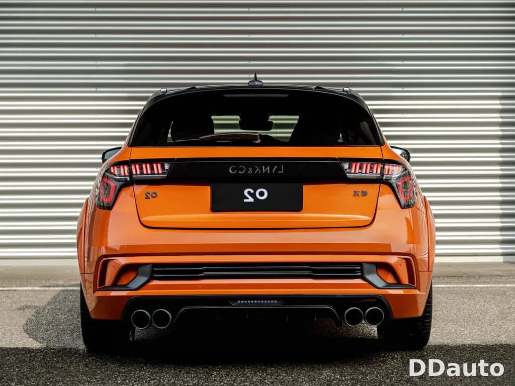 LYNK &amp; CO 02 Hatchback