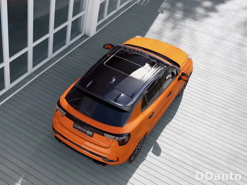 LYNK &amp; CO 02 Hatchback