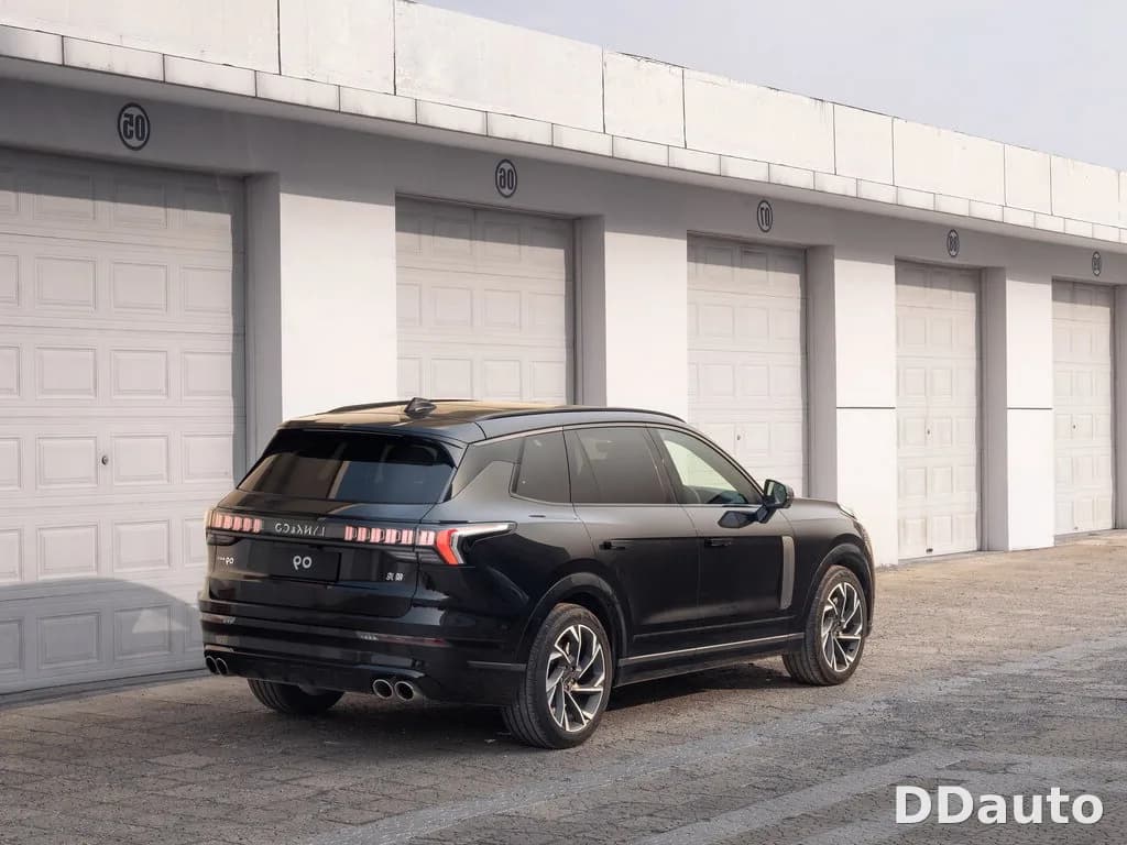 LYNK &amp; CO 09