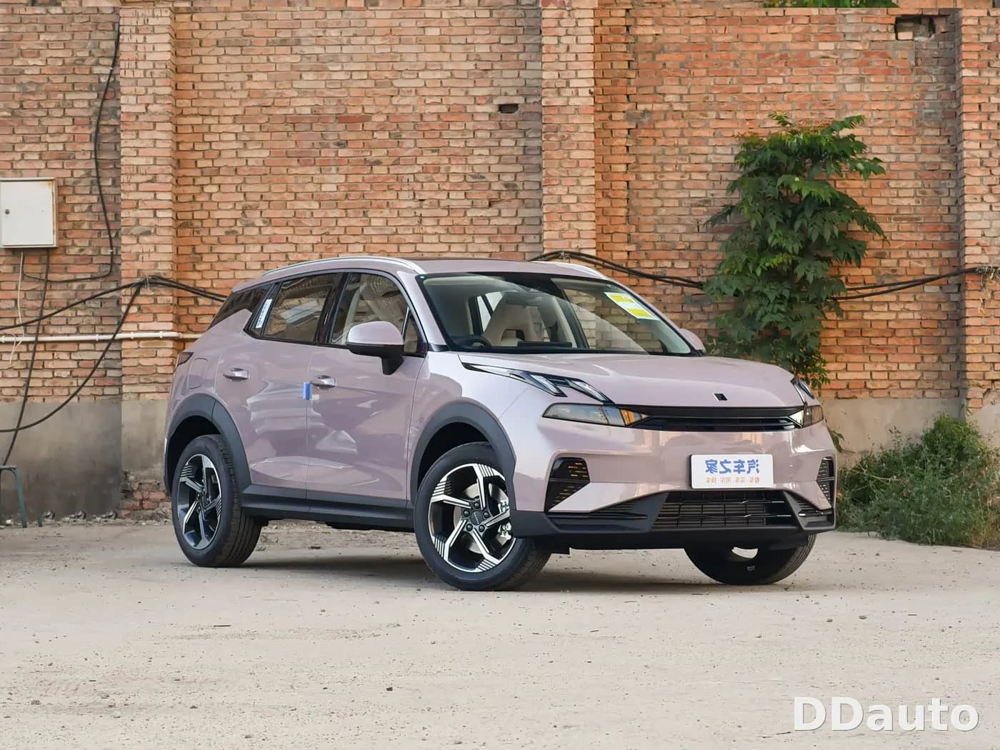 LYNK &amp; CO 06