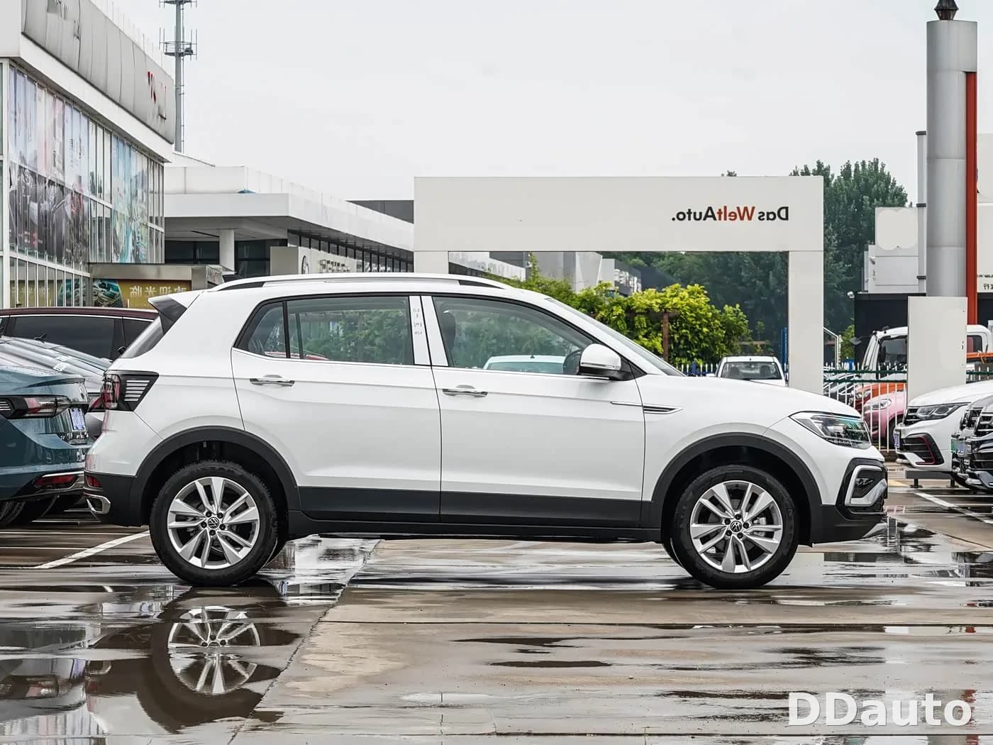 VOLKSWAGEN T-CROSS