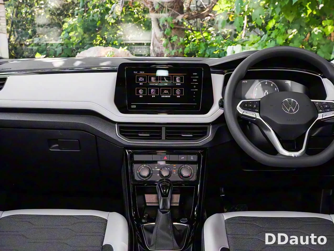 VOLKSWAGEN THARU