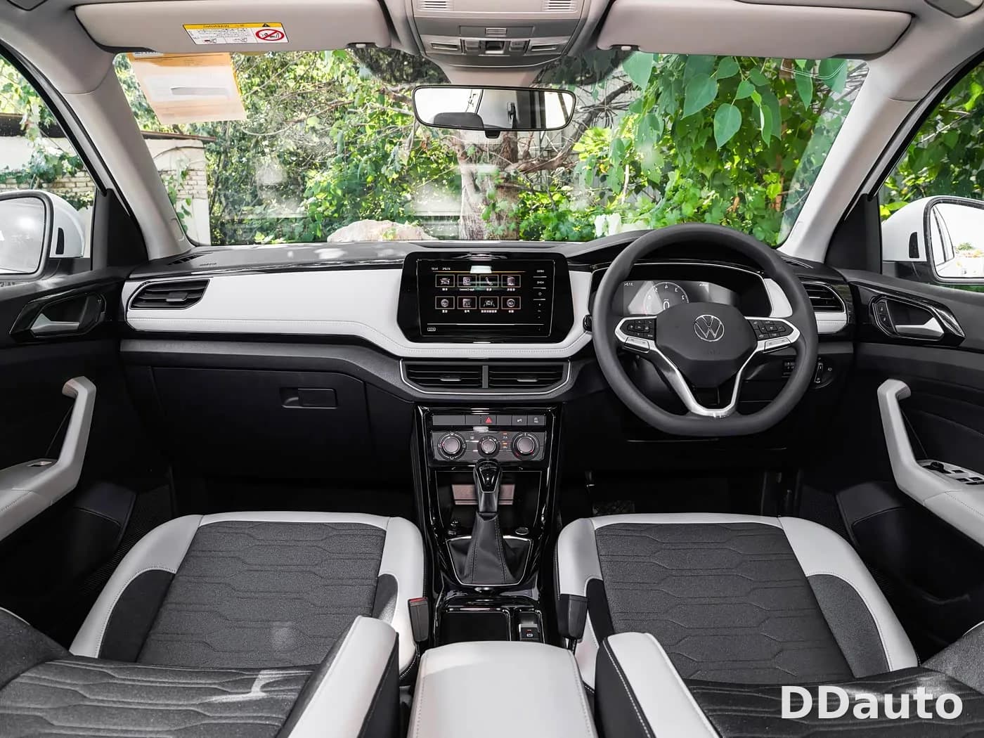 VOLKSWAGEN THARU