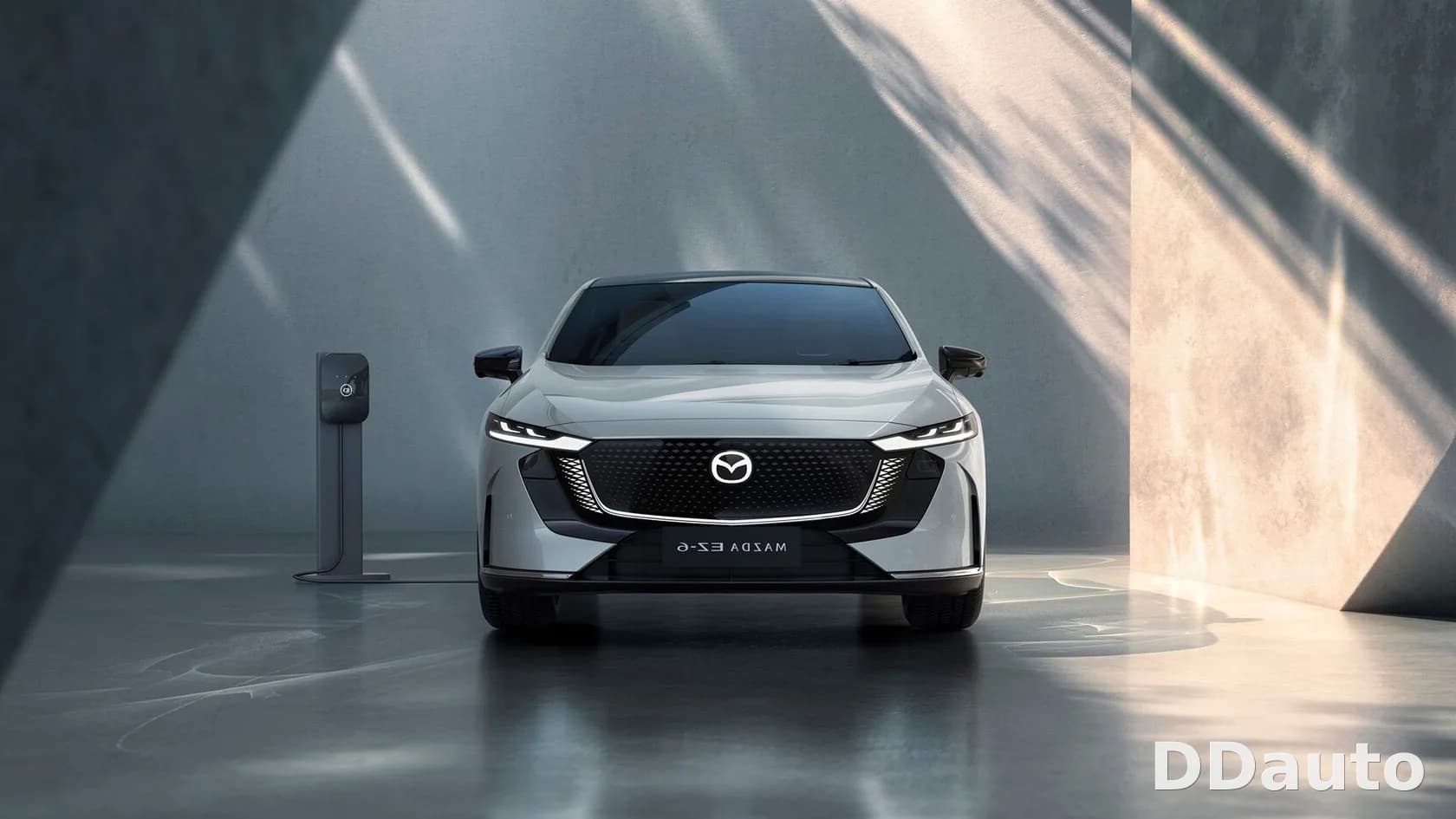 MAZDA EZ-6