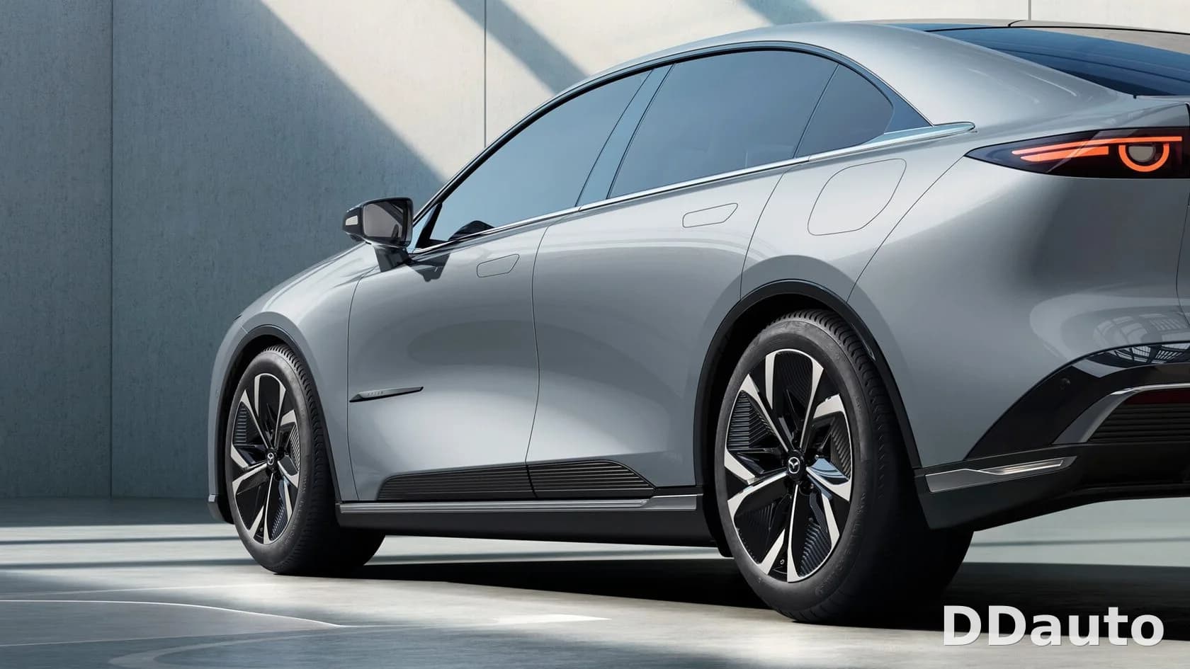 MAZDA EZ-6