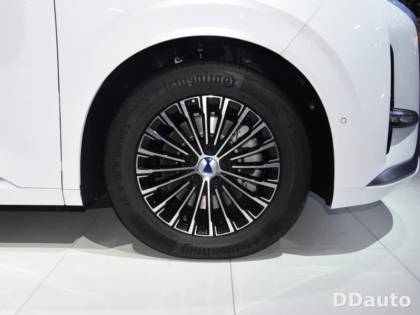 DENZA D9 EV
