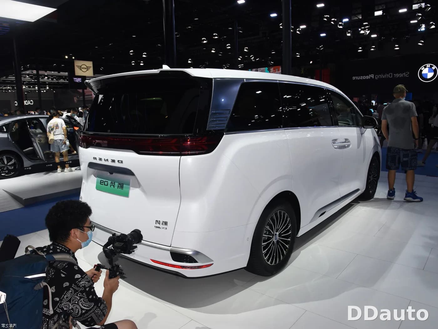 DENZA D9 EV