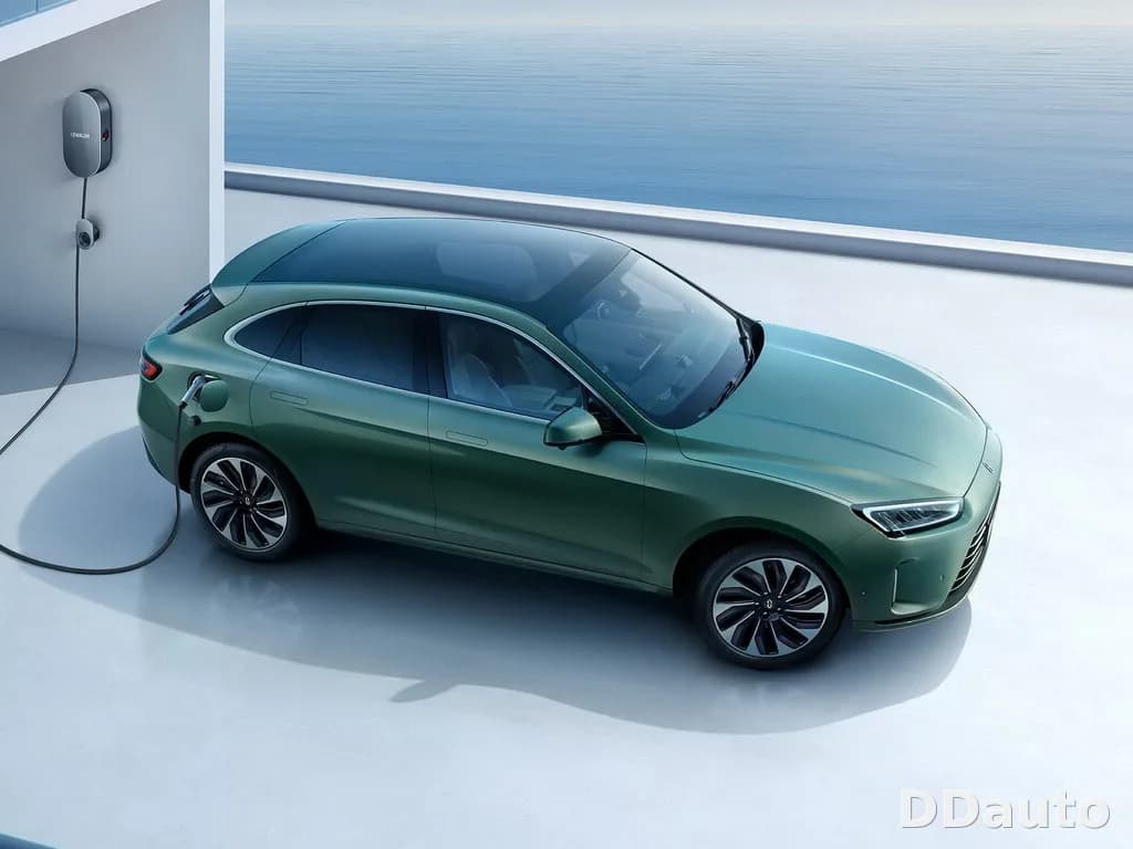 AITO M5 PHEV