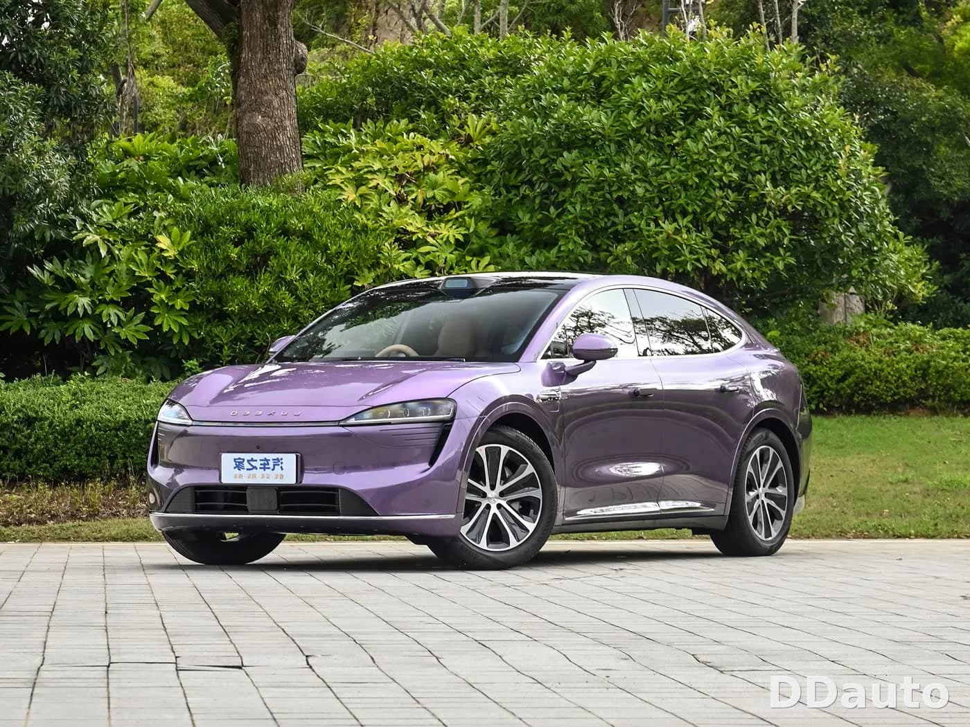 LUXEED R7