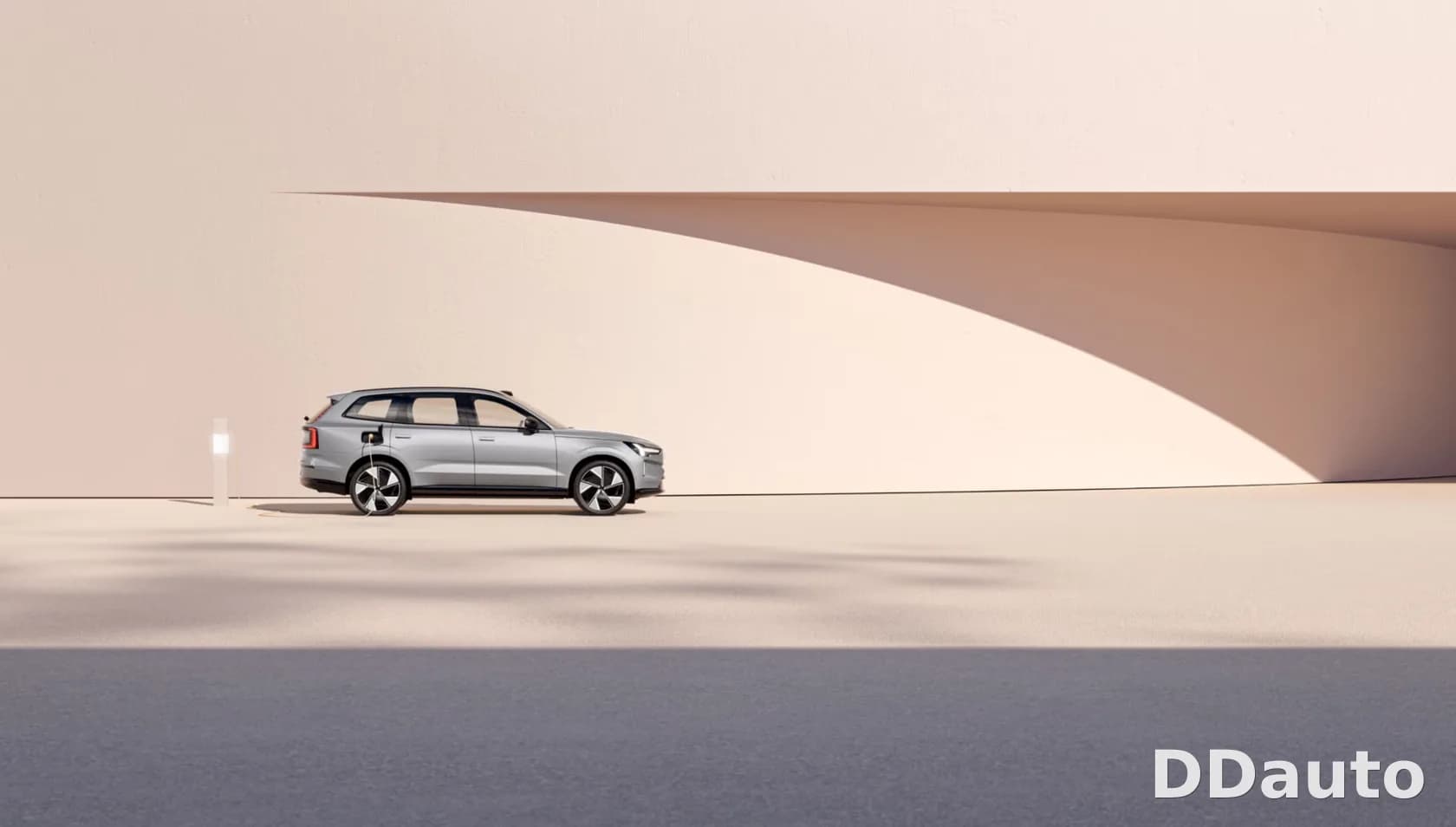 VOLVO EX90