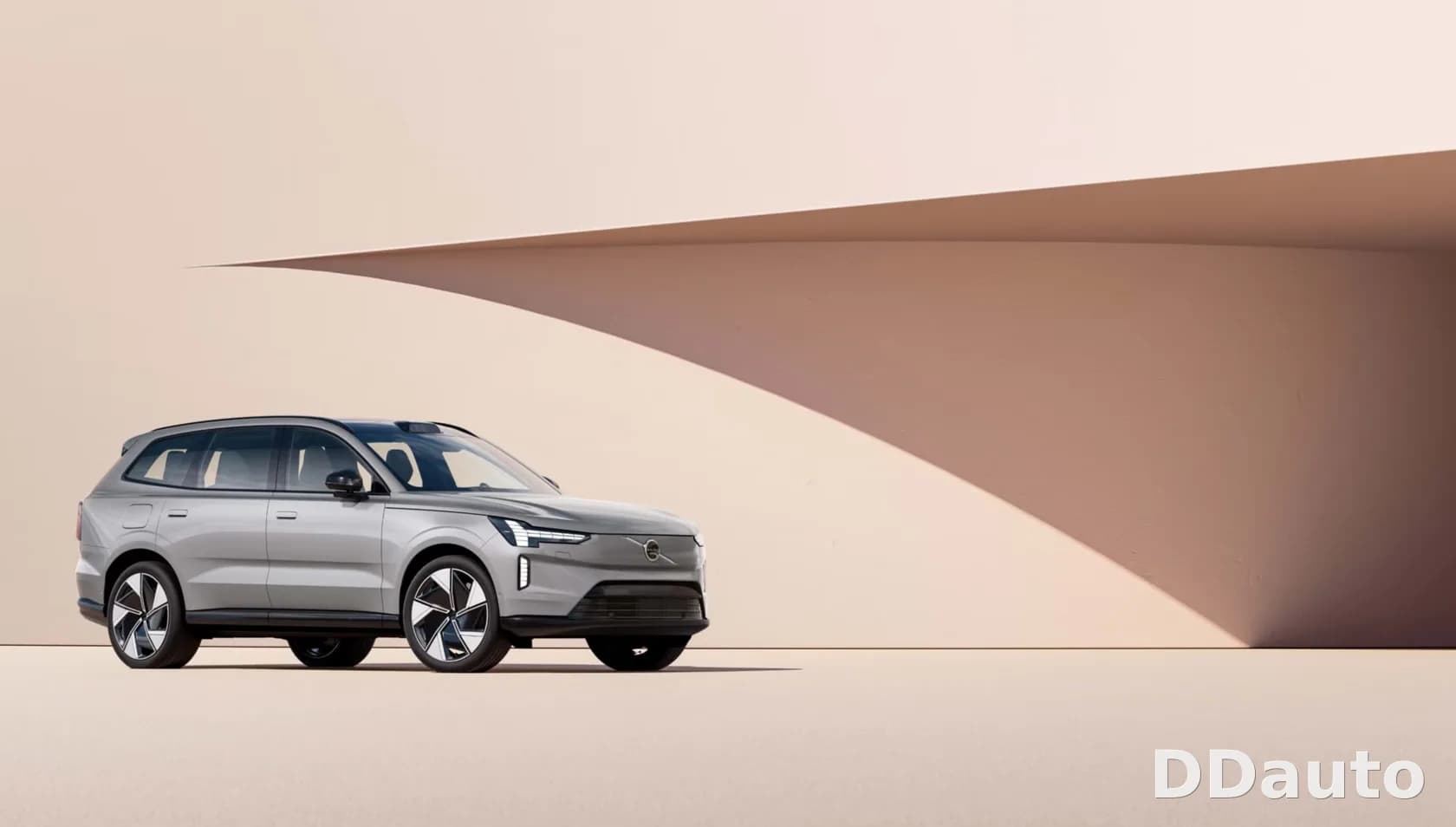 VOLVO EX90
